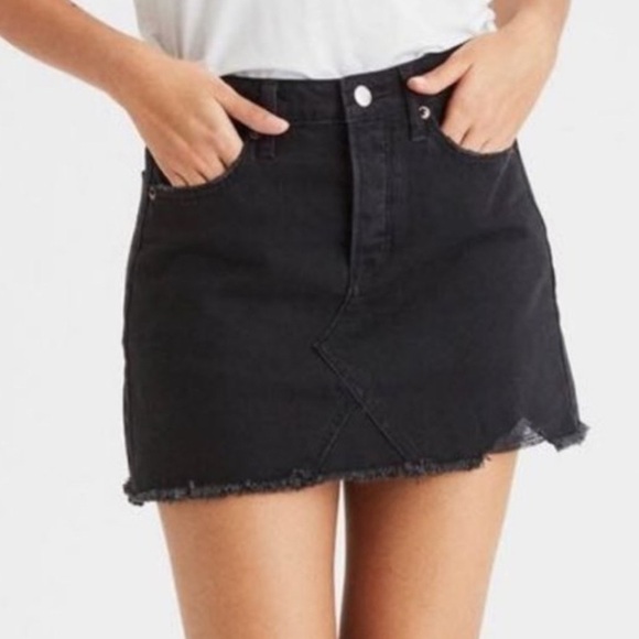 American Eagle Denim Distressed Mini Skirt Button Fly Black Fringe Raw Hem 2 - Picture 1 of 9